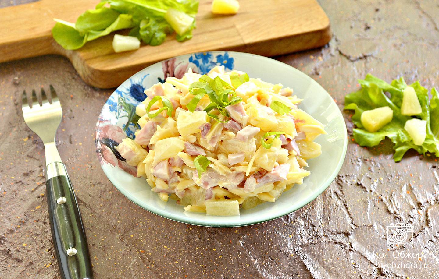 Салат с копченой курицей и ананасом. 10 рецептов простых и вкусных салатов