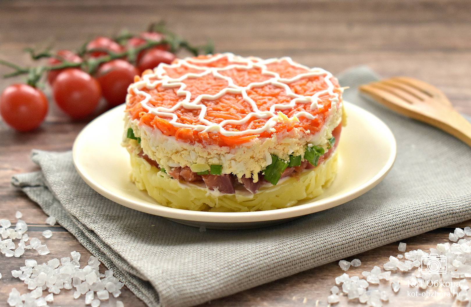 Салат из лосося с рисом и яйцом — рецепт с фото пошагово