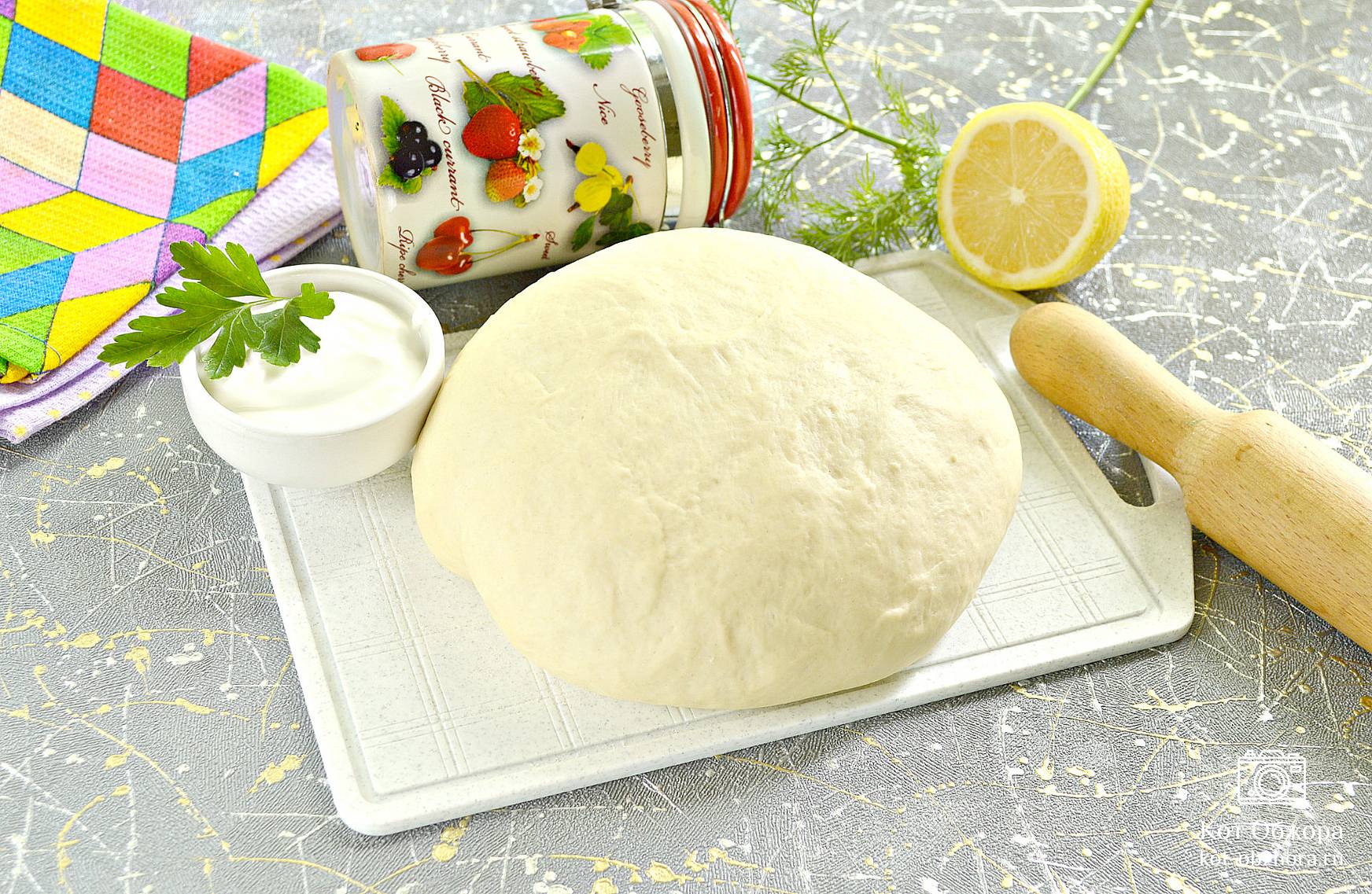 Дрожжевое тесто на сметане для пирога - рецепты с фото