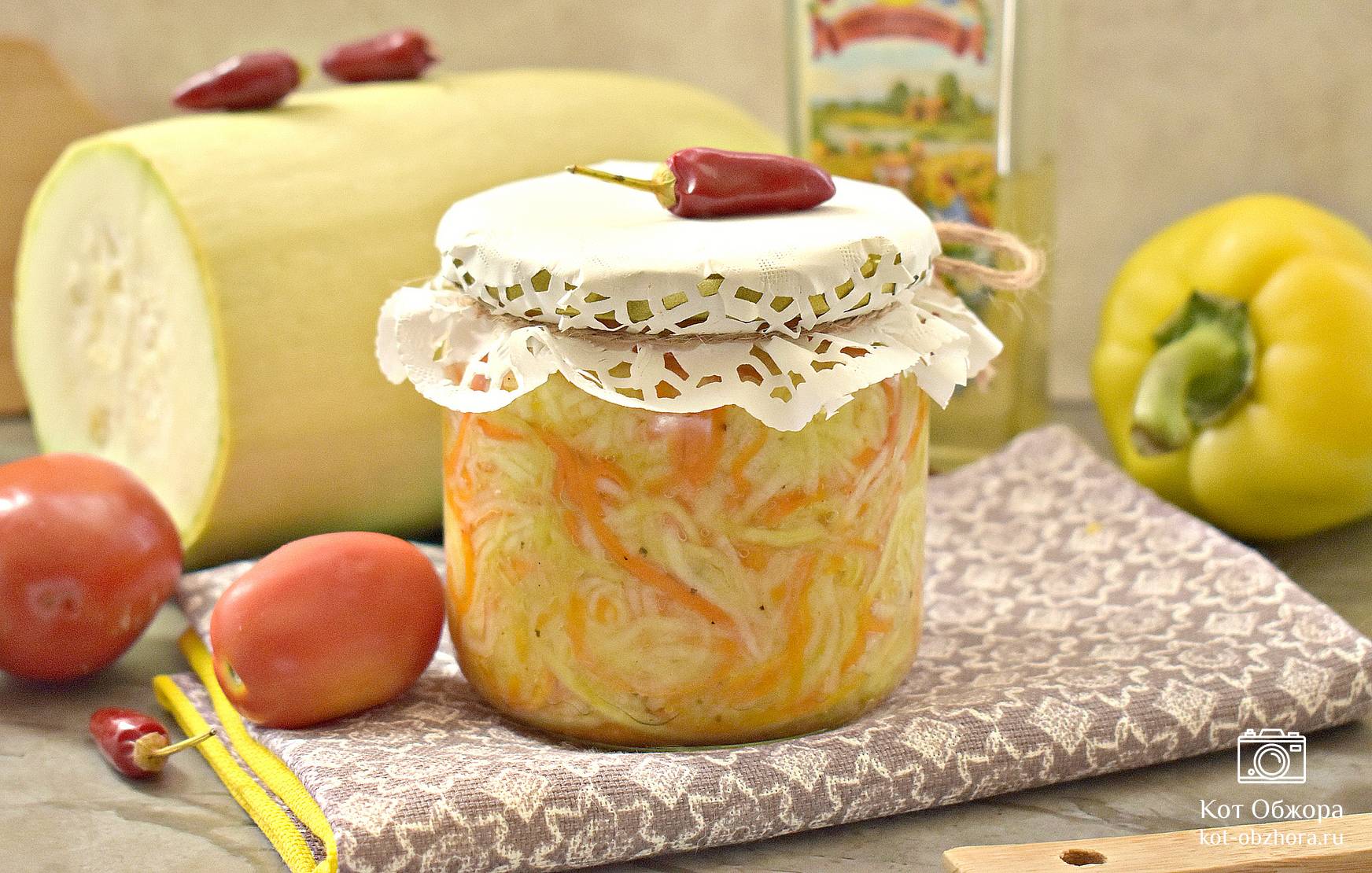 Жареные кабачки с чесноком и корейской морковью