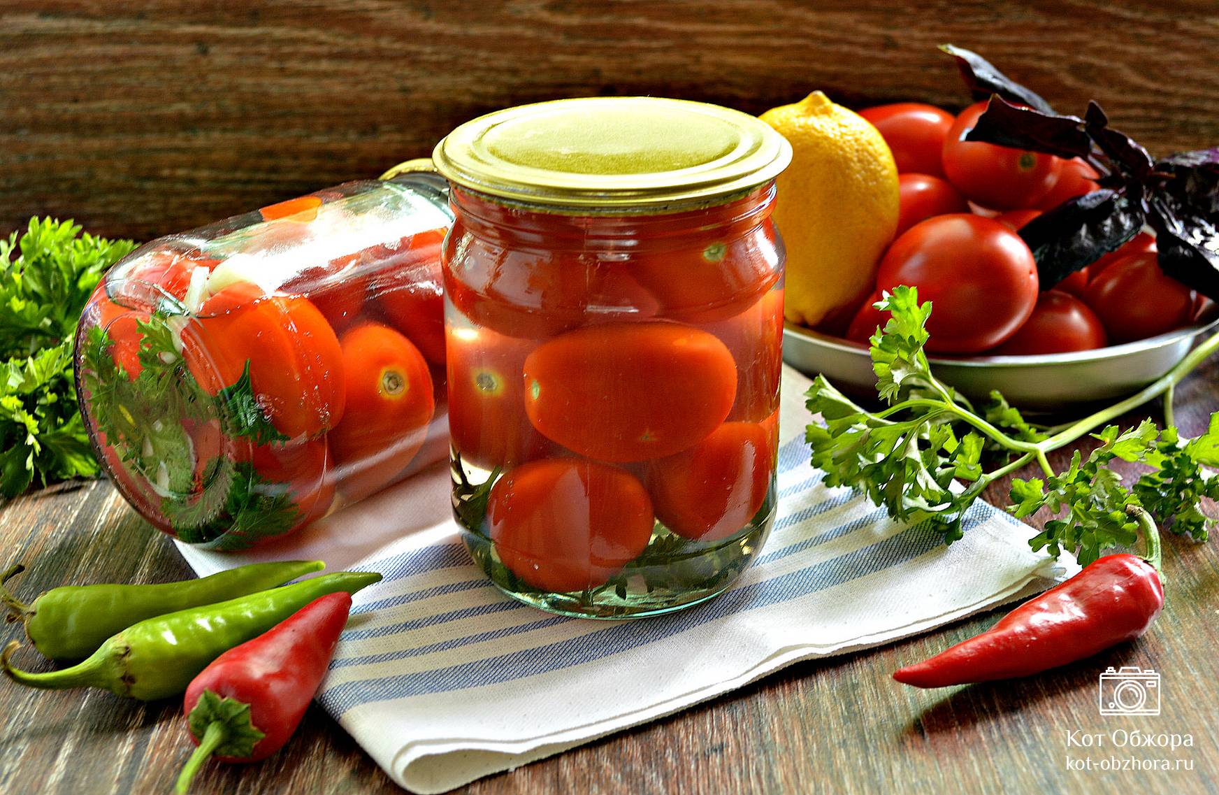 Маринованные помидоры с зеленью — пошаговый рецепт с фото
