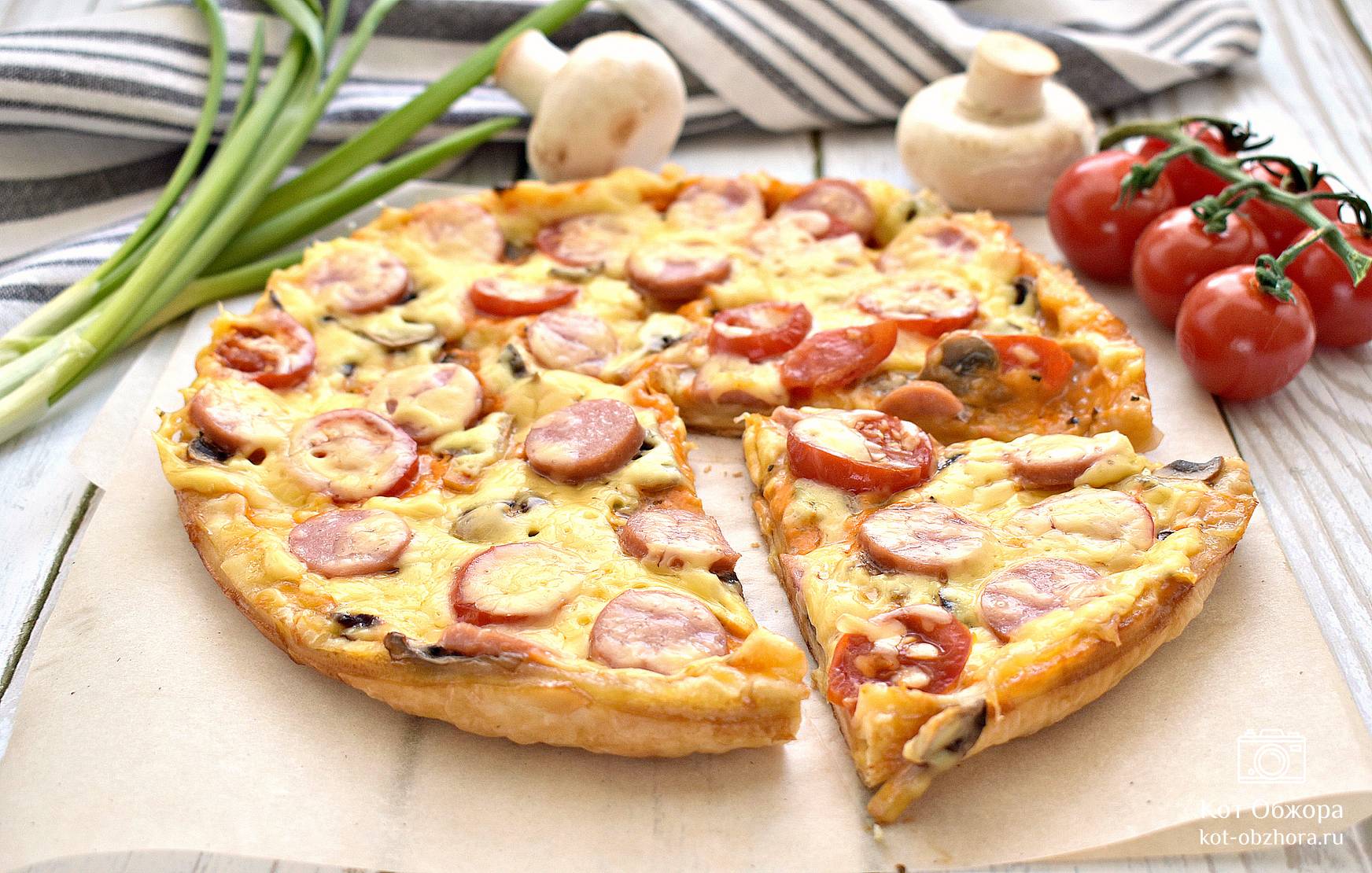 рецепт пиццы домашней в духовке с колбасой и сыром и помидорами фото 111