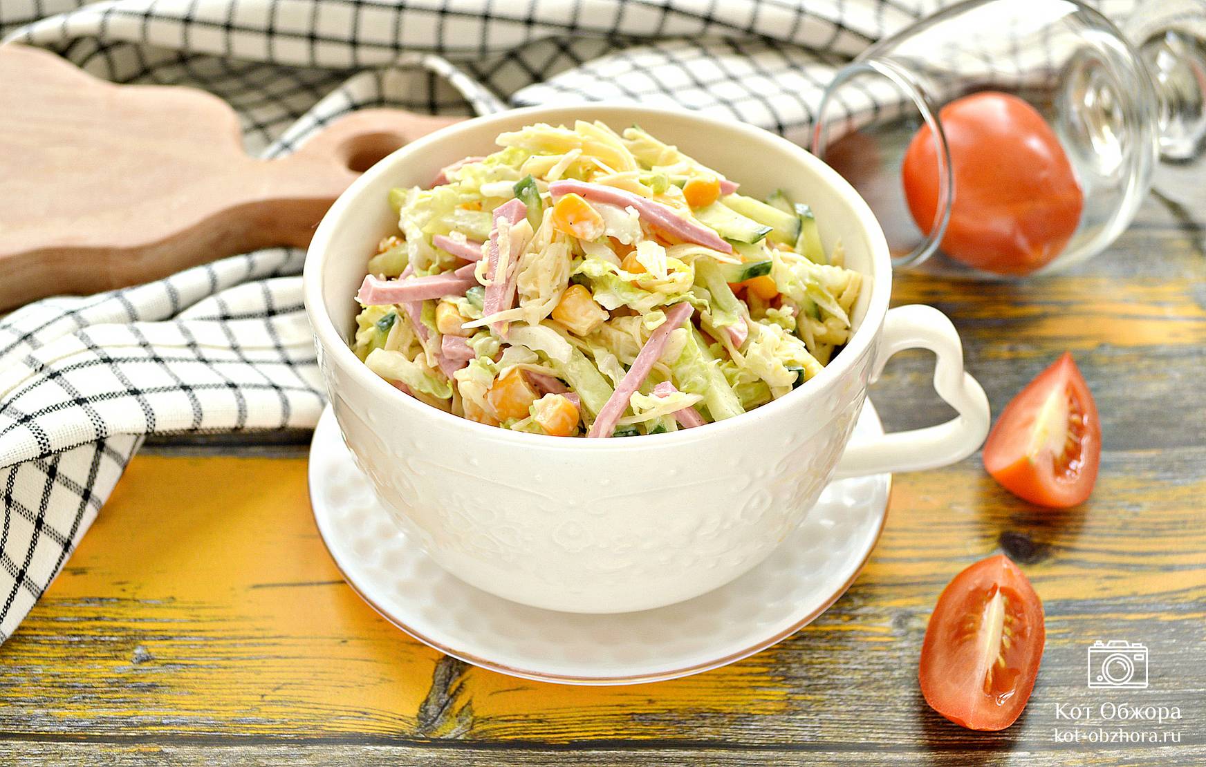 Салат с колбасой, пекинской капустой и кукурузой - пошаговый рецепт с фото на ЯБпоела