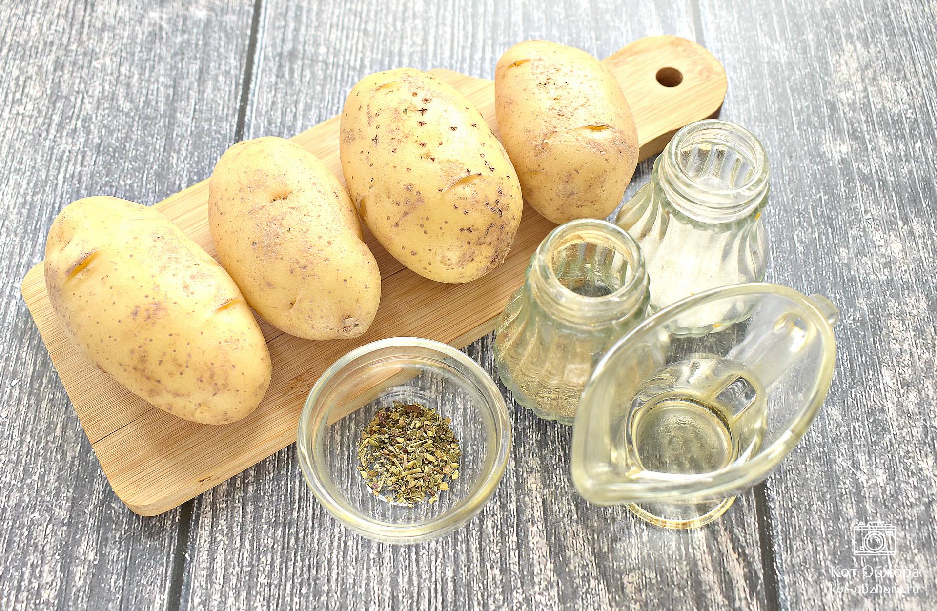 Запеченный картофель в сливках и чесноке (Gratin dauphinoise)