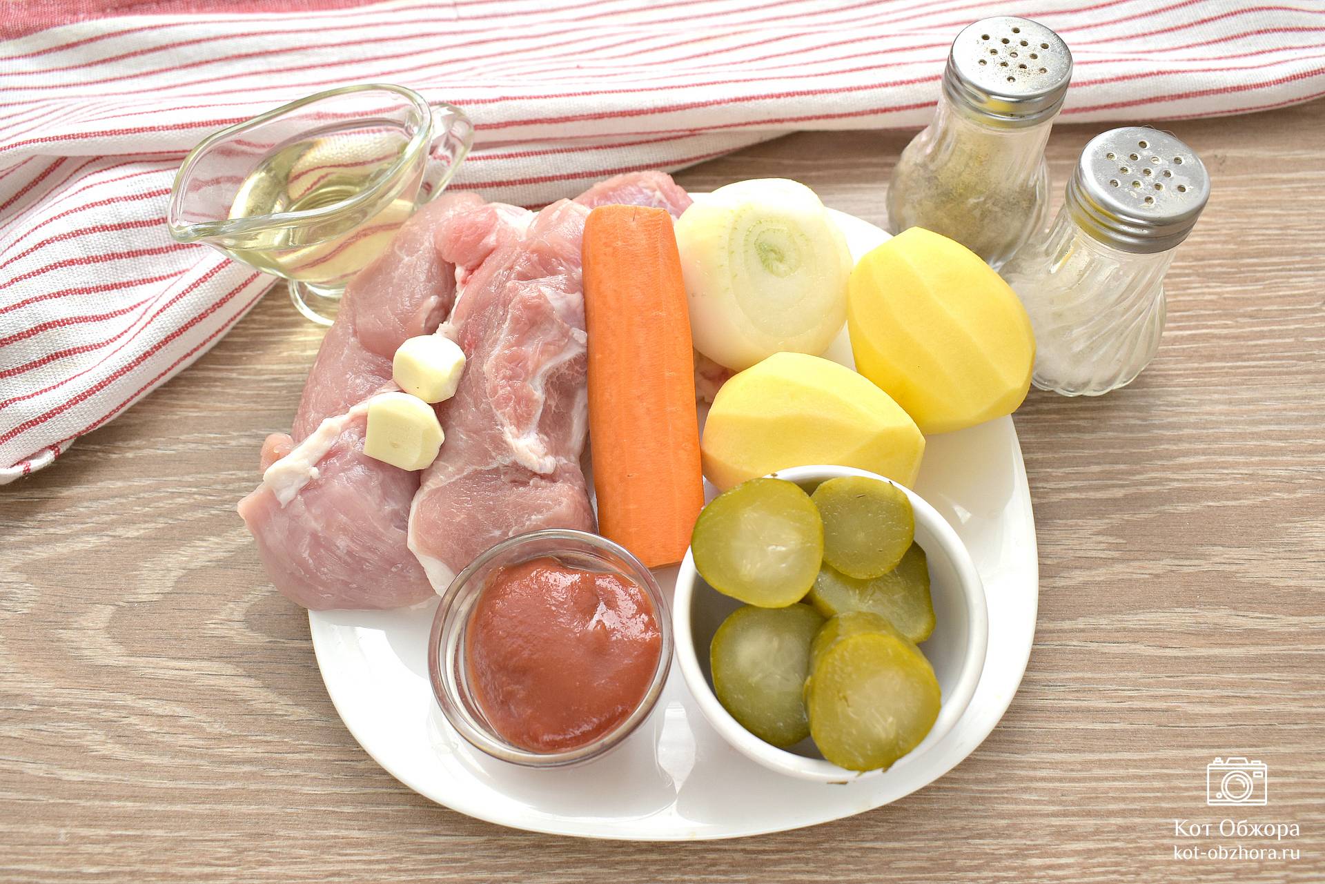 Свинина с картошкой в духовке рецепт с фото пошагово