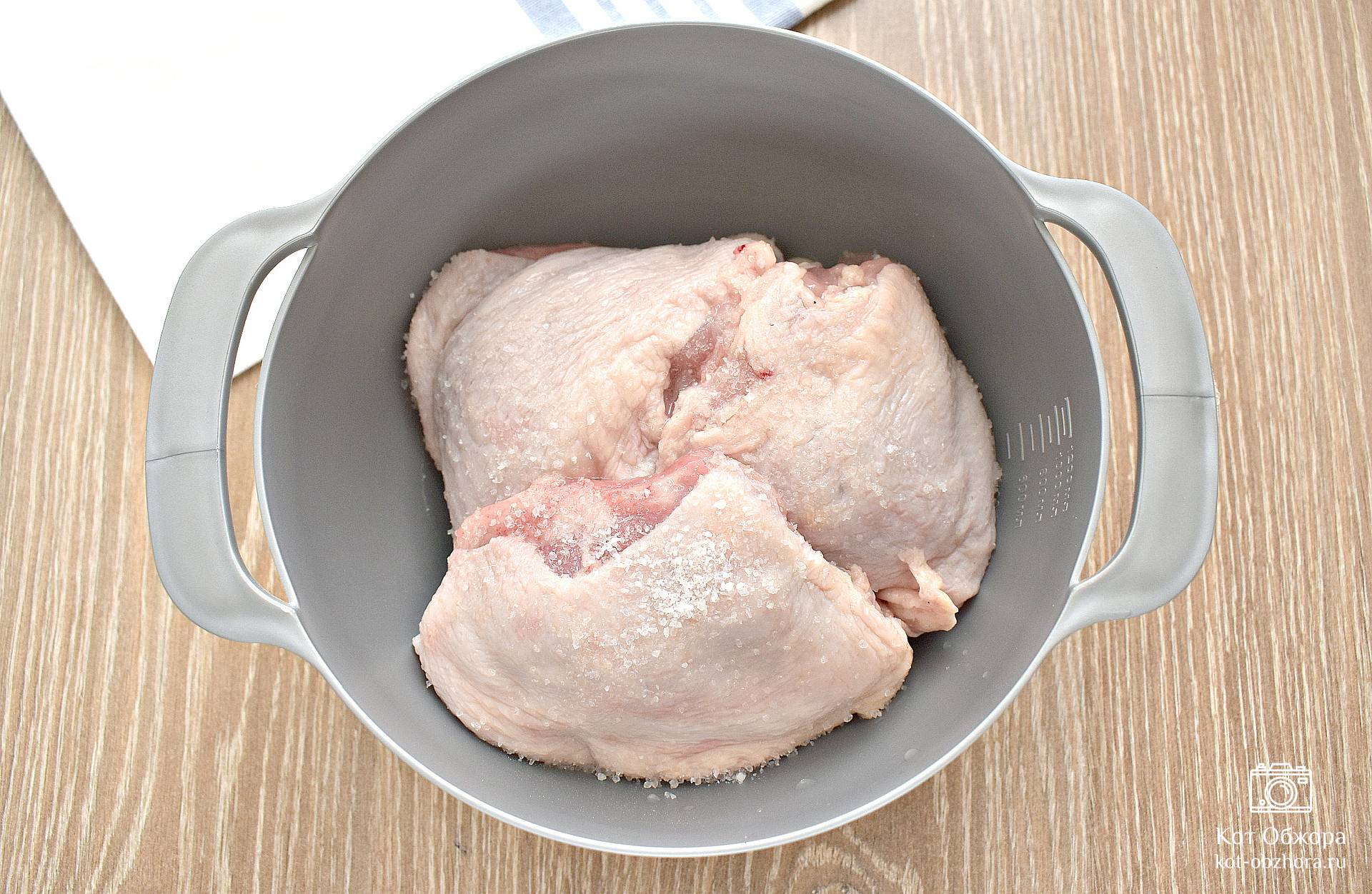 Как приготовить куриные бёдра под медовым соусом в духовке