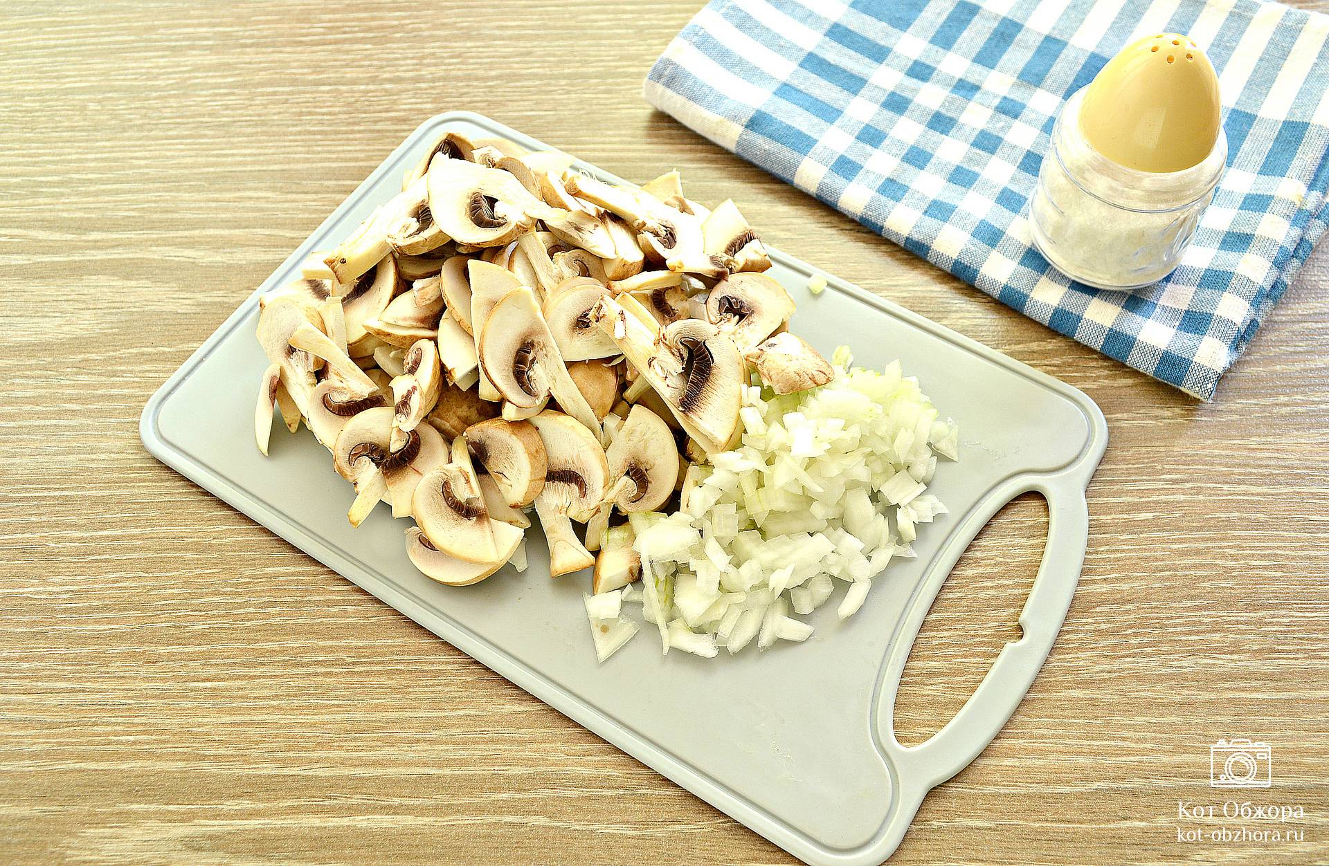 Праздничный рулет из лаваша с грибами – кулинарный рецепт