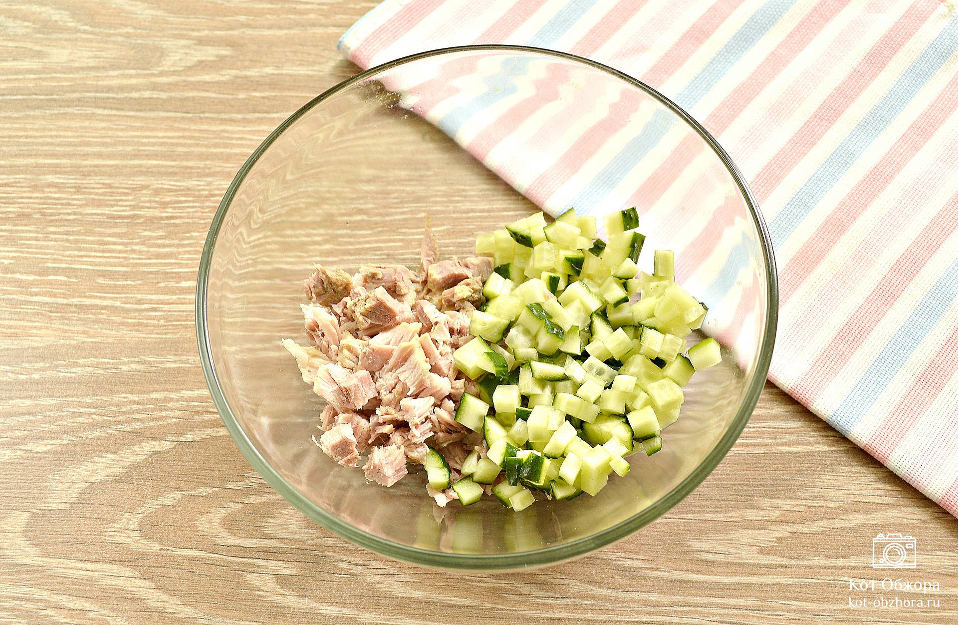 Оливье с колбасой и свежими огурцами ♛ оригинальный летний рецепт