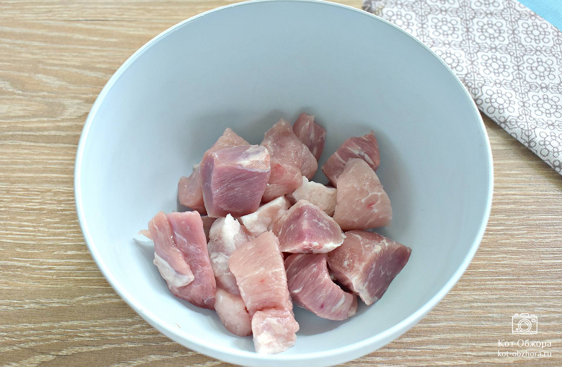Как запекать свинину в духовке в фольге?