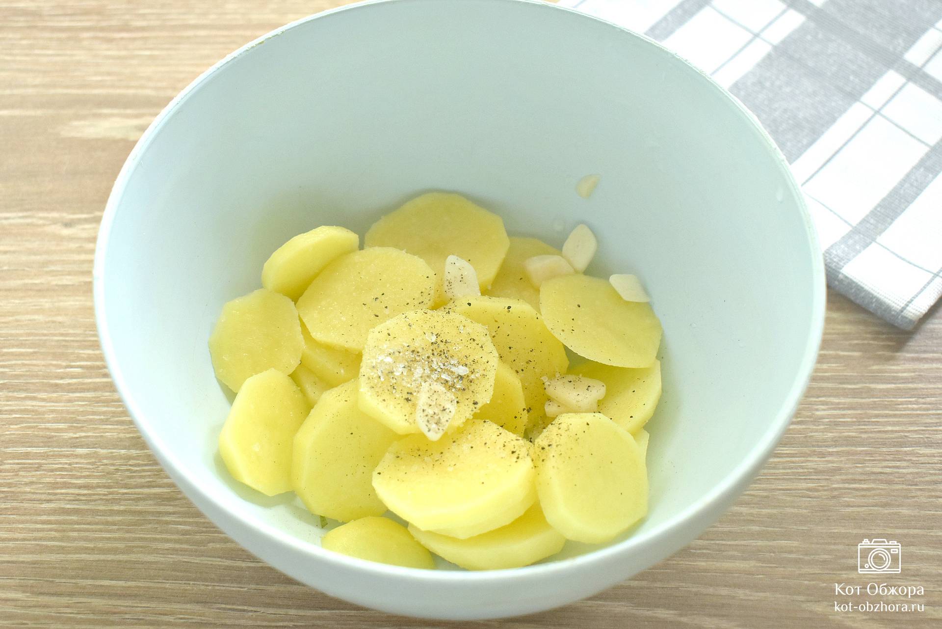 Картошка с тушенкой в казане в духовке, рецепт с фото — эталон62.рф
