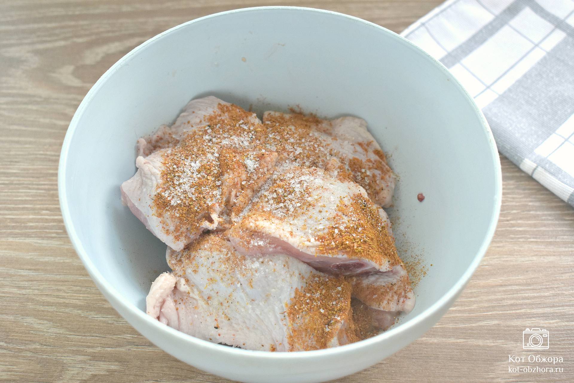 Курица со сметаной на сковороде, пошаговый рецепт с фото на ккал