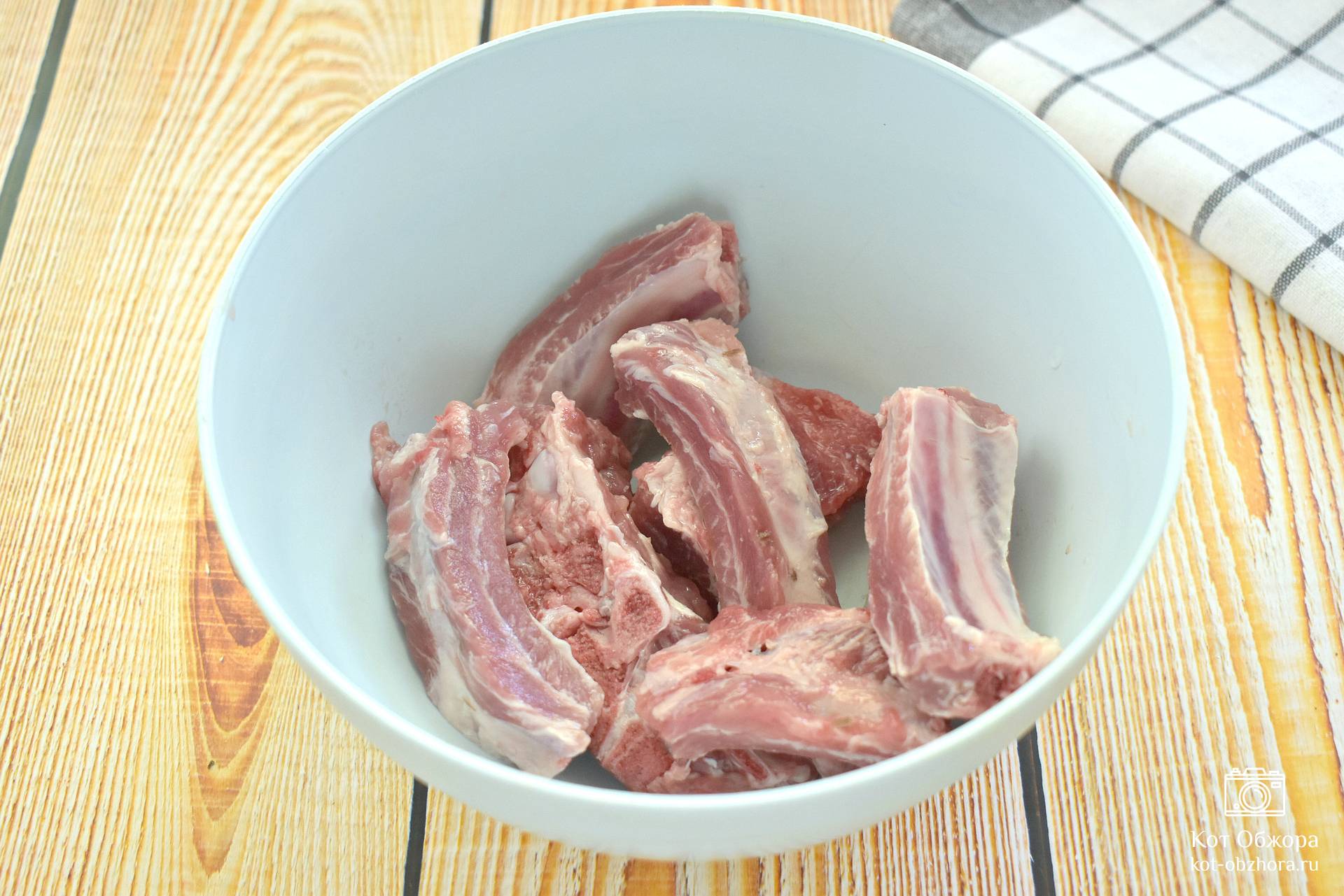Свиные ребрышки в духовке в рукаве - рецепт с фото пошагово