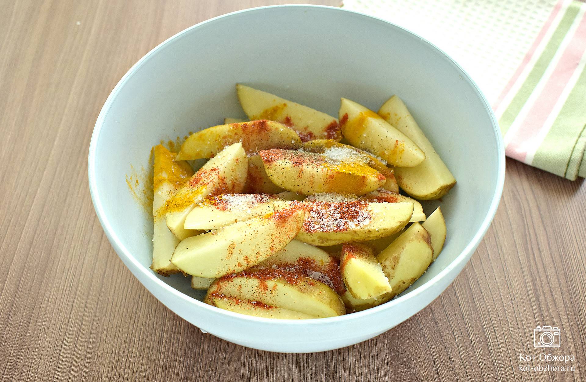 Румяная картошка без кожуры по-деревенски, запеченная до хруста в духовке – поэтапный рецепт