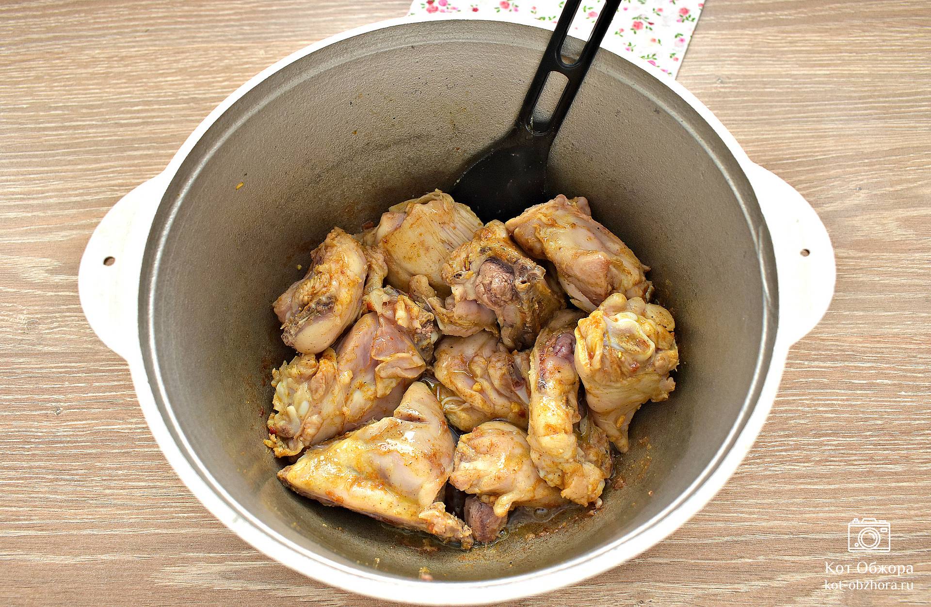 Как вкусно приготовить курицу целиком и частями