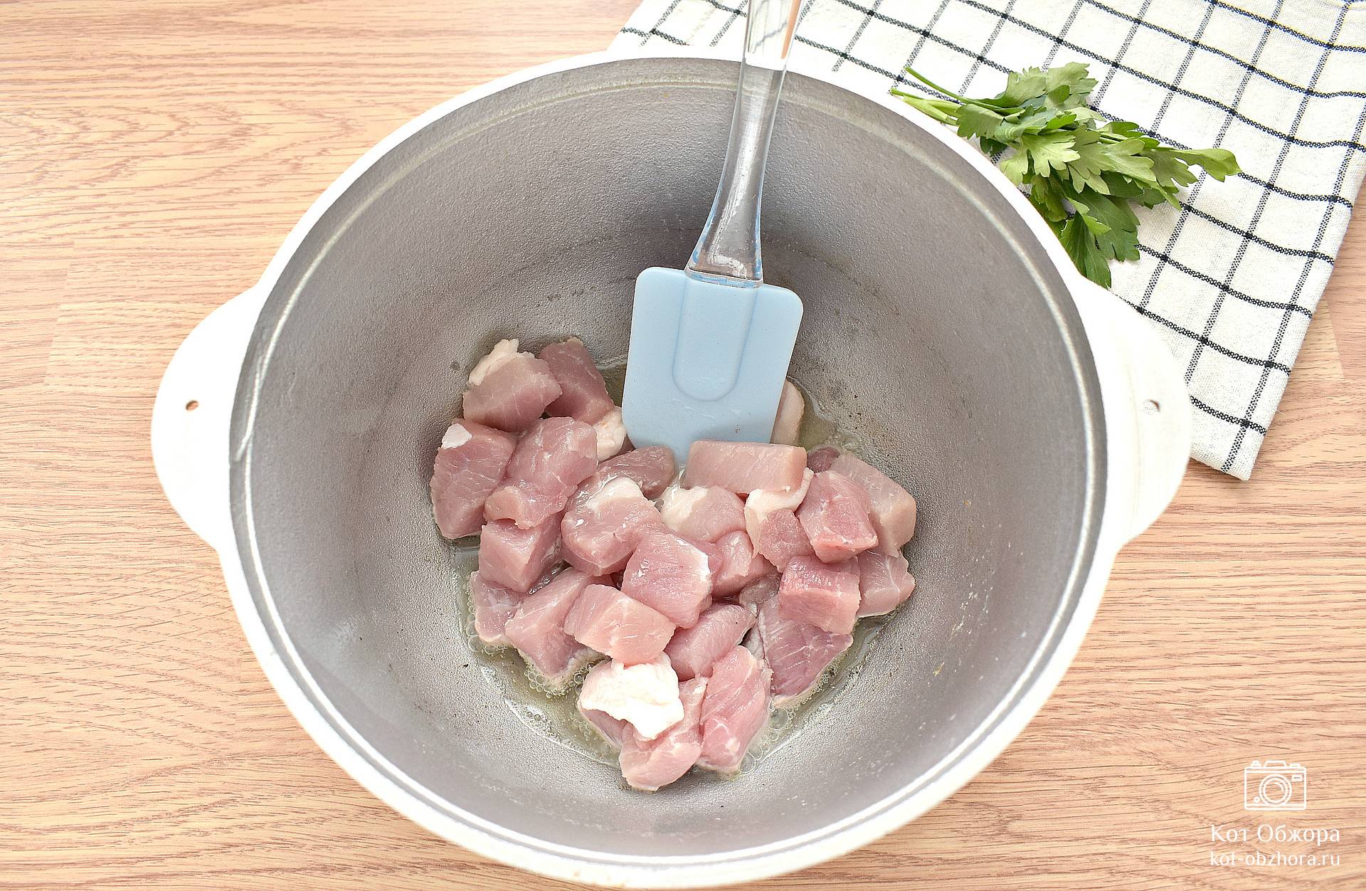 Тушёная картошка с мясом в казане — рецепт с фото пошагово. Как потушить картошку с мясом в казане?