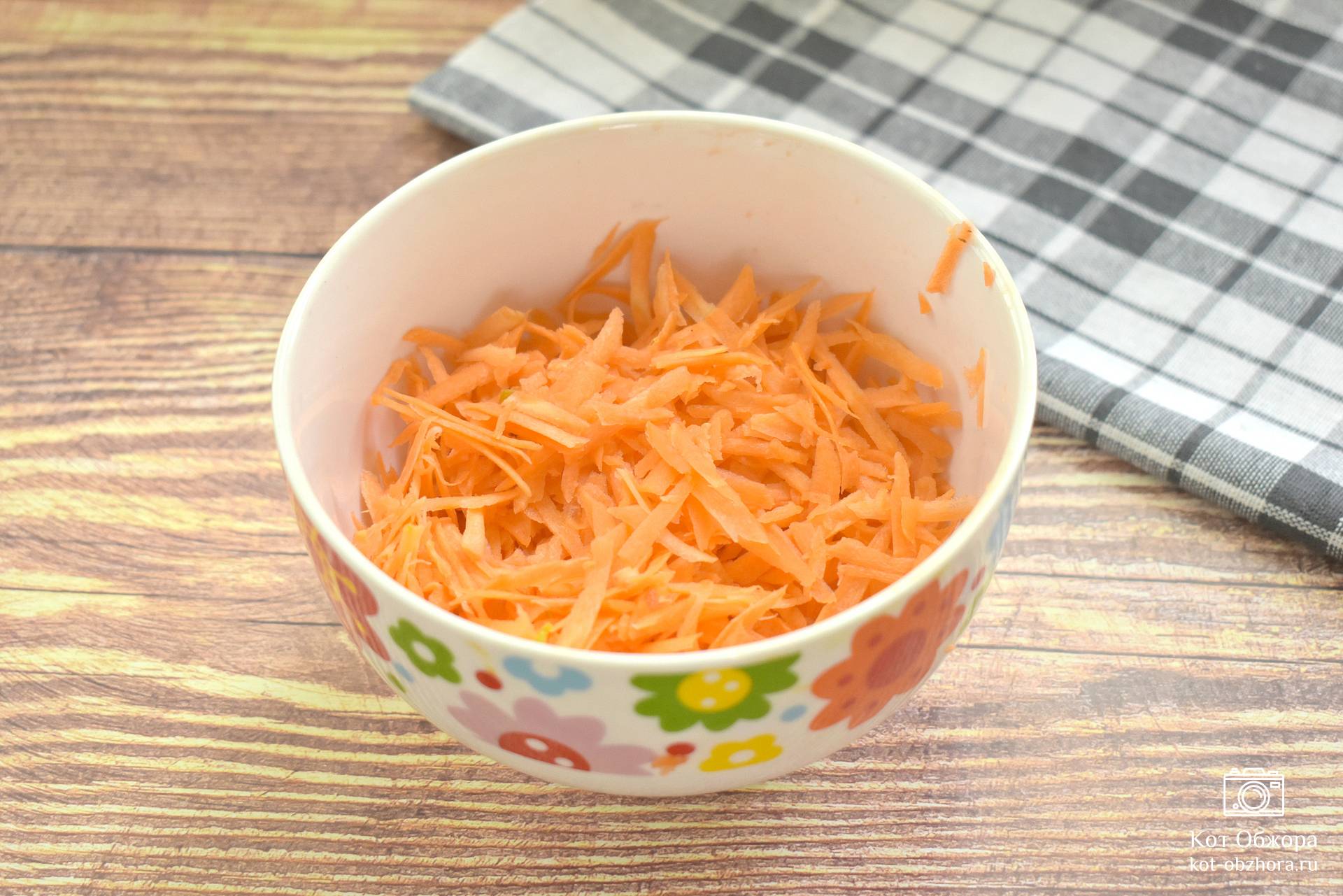 Салат из моркови и изюма рецепт – Салаты. «Еда»