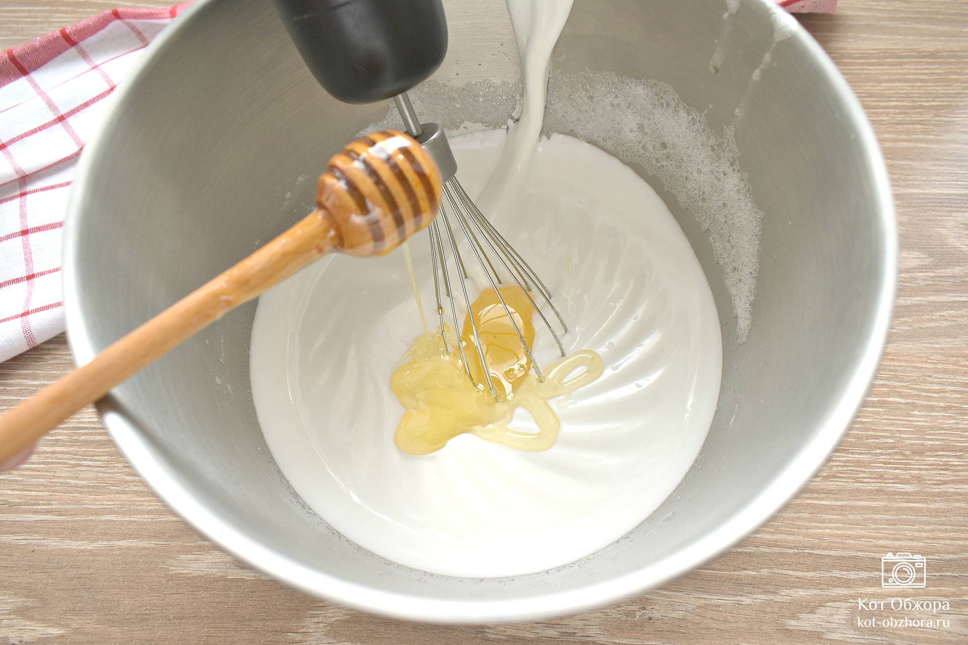 Медовый бисквит в мультиварке рецепт с фото, как приготовить на баштрен.рф