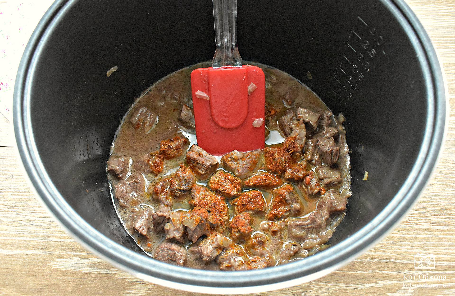 Рецепт вкуснейшего гуляша из говядины, приготовленного в мультиварке Редмонд