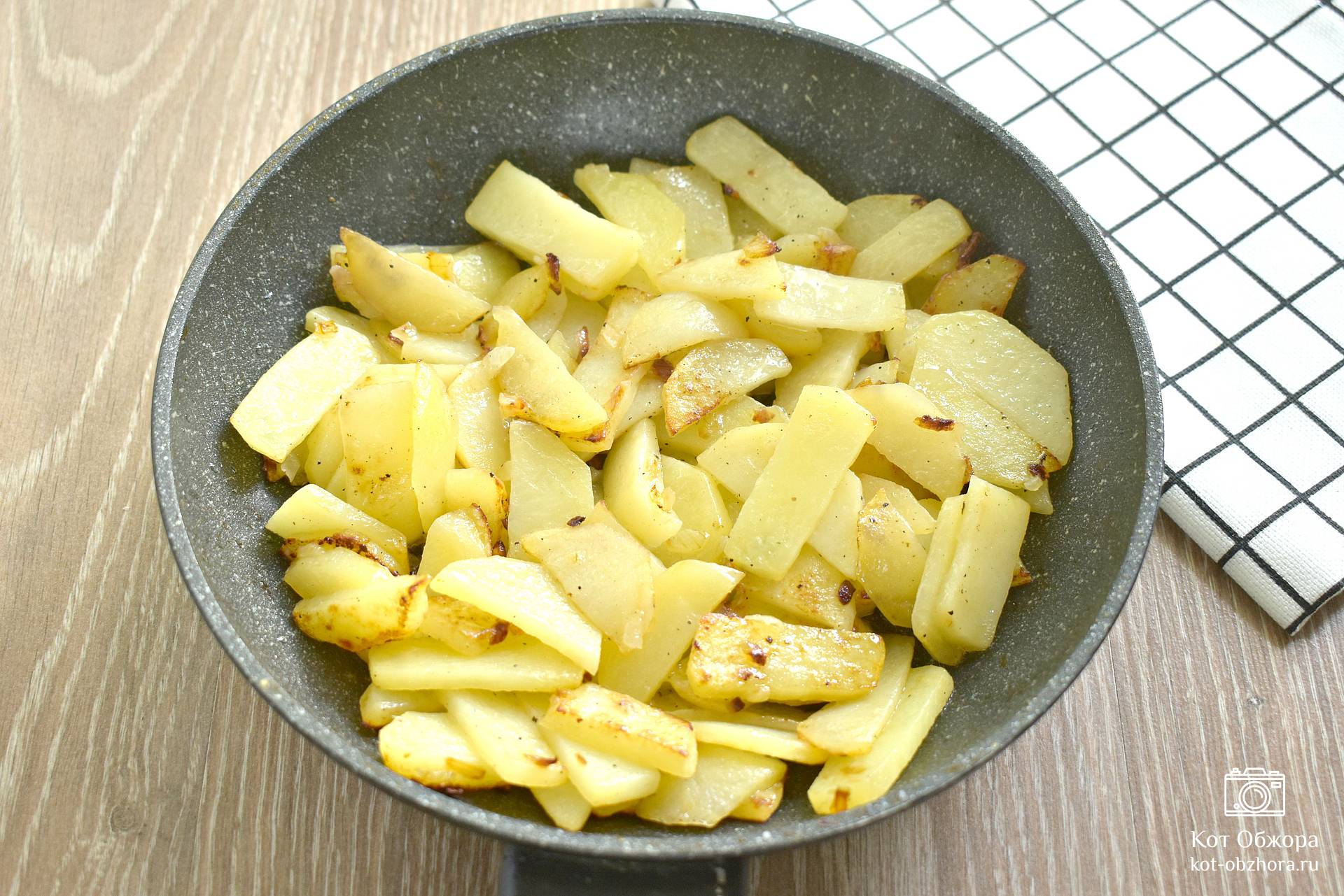 Рецепт: Жареная картошка с молоком - Вариант жареного картофеля для маленьких детей.