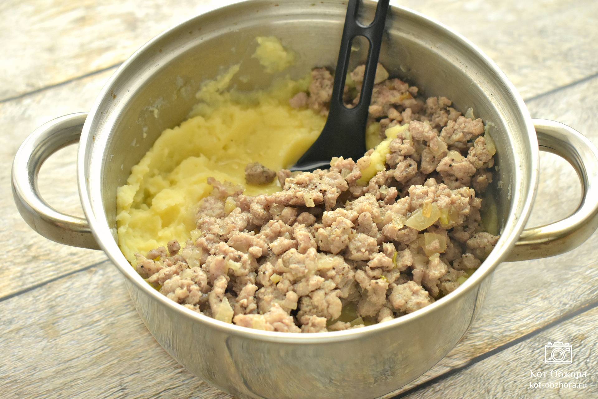 Как приготовить Картофельные котлеты из пюре с сыром на сковороде просто рецепт пошаговый