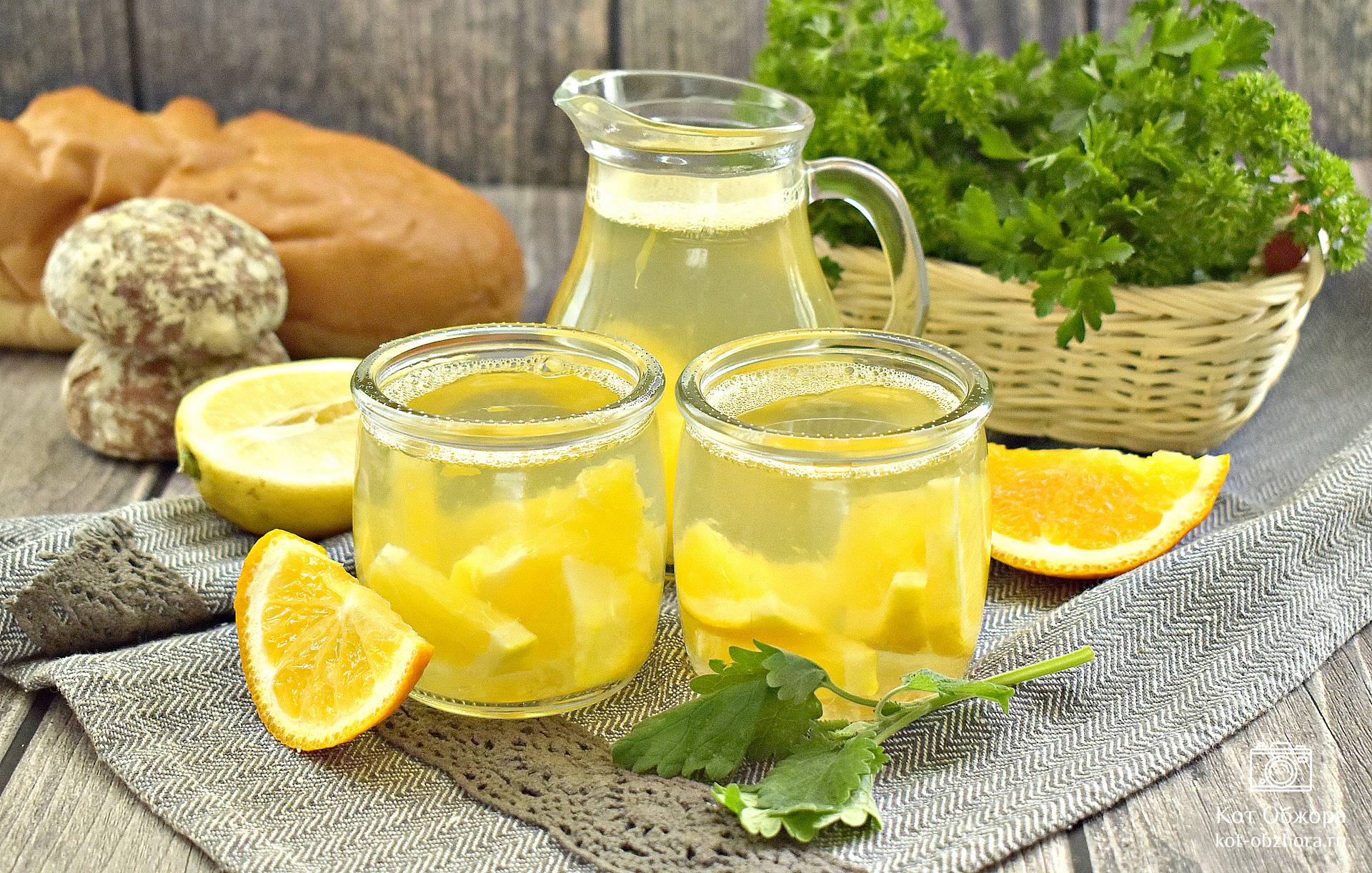 Рецепт компота из винограда с мятой и лимоном