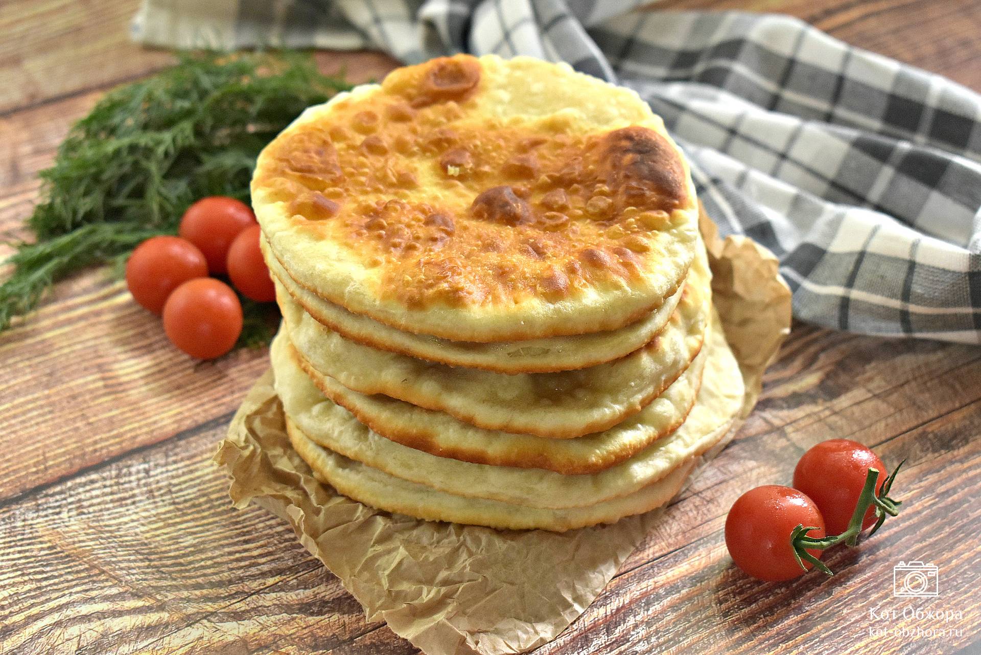 Лепёшки из муки, воды и яйца на сковороде — пошаговый рецепт с фото