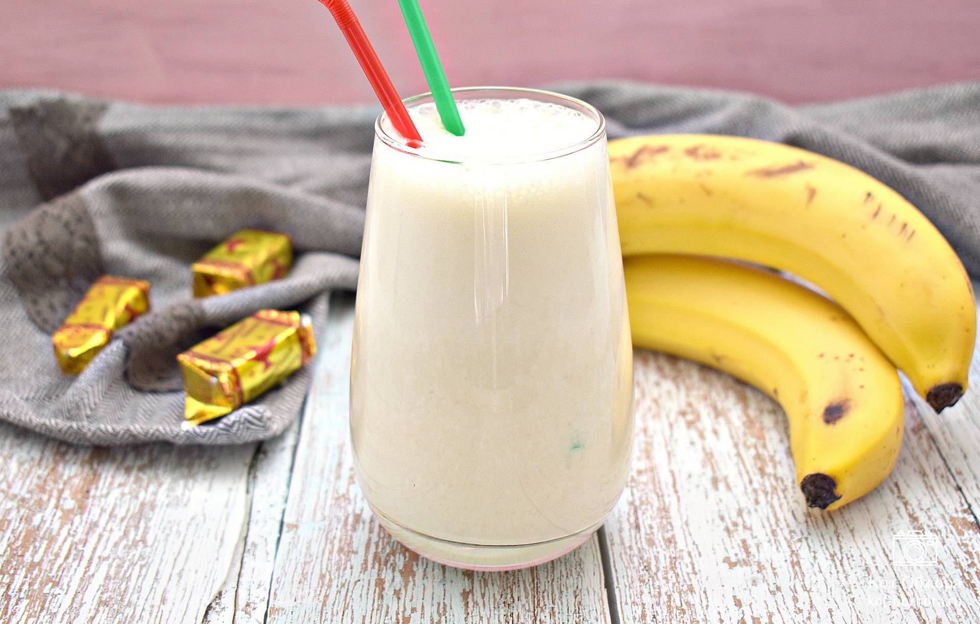 Банановый молочный коктейль, пошаговый рецепт с фото