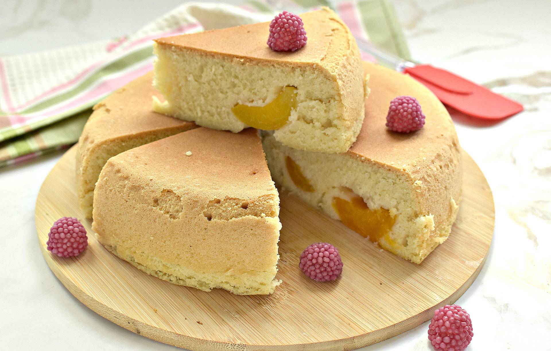 Пирог с абрикосами на сковороде: рецепт с фото и видео пошагово
