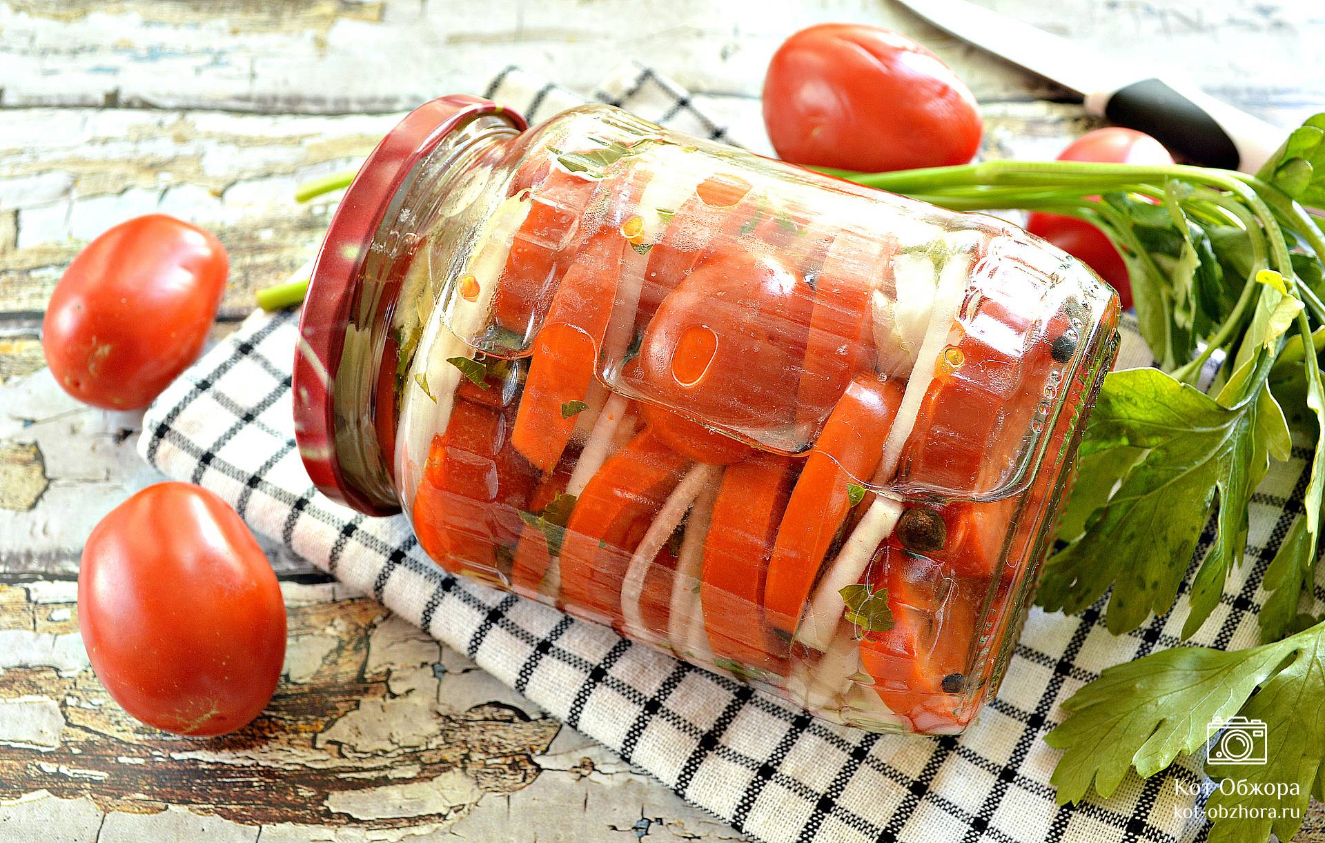 Салат из помидоров с луком на зиму - рецепт с фото | Как приготовить на конференц-зал-самара.рф