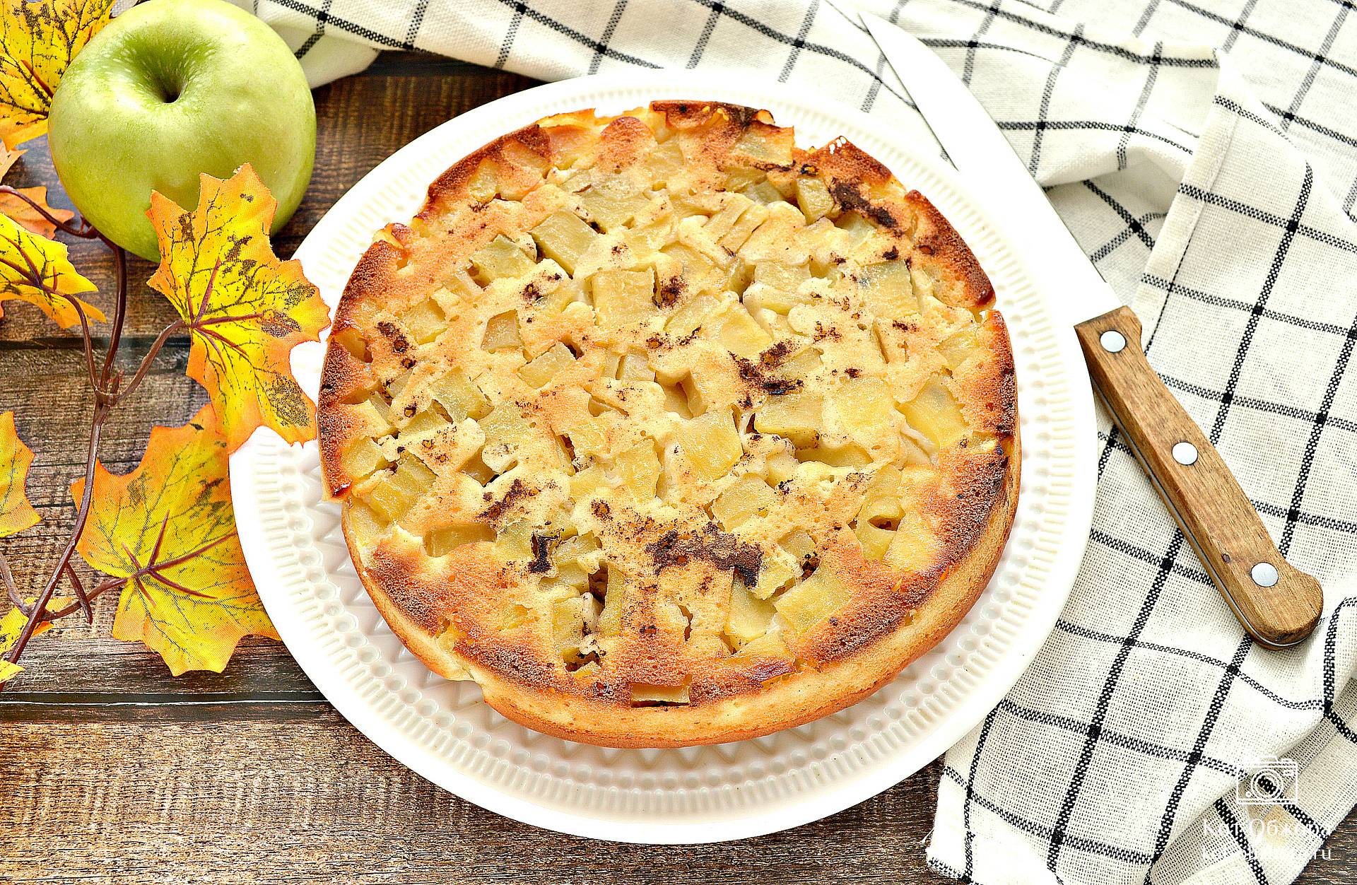 Пирог с яблоками на кефире: рецепт на сайте академии выпечки Dr. Bakers