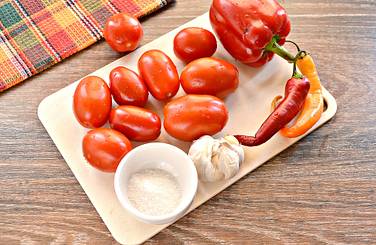 Для сырой аджики берём продукты по списку