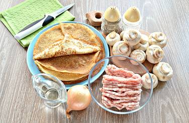 Подготавливаем нужный продуктовый набор для фаршировки блинов