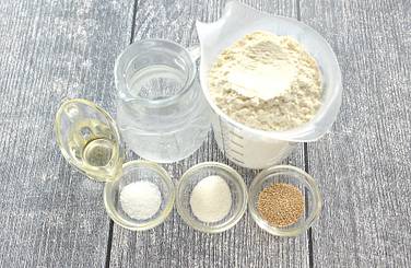По списку отмеряем нужные продукты