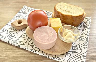 Подготовим для бутербродов по списку продукты