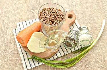 Для варки каши берём нужные продукты