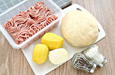 Подготовим по списку продукты для лепки домашних пельменей