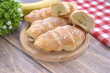 Бананы в слоёном тесте, приготовленные в аэрогриле - это не только вкусный, но и оригинальный десерт, который обязательно стоит попробовать