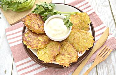 Аппетитные, вкусные, с хрустящей корочкой драники готовы