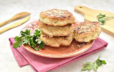 Котлеты из курицы с кабачком получились вкусными и сочными