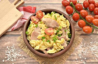 Макароны, приготовленные в мультиварке со свининой, получились вкусными, аппетитными и сытными