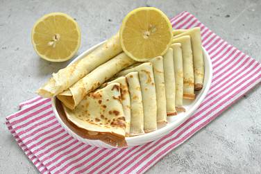Сладкие блинчики с лимонной цедрой получились вкусными, ароматными и сытными