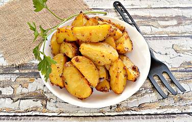 Вкусный и аппетитный картофельный гарнир готов к подаче, приятного аппетита!