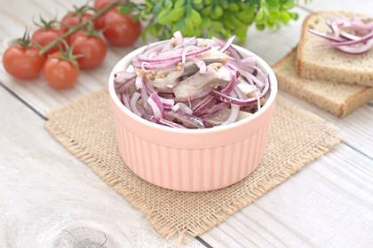 Закуска из сельди с красным луком