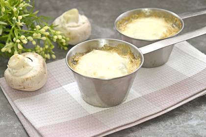 Грибной жульен с моцареллой в духовке