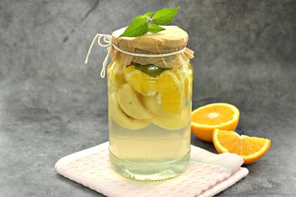 Компот из нектаринов с апельсином и мятой на зиму