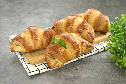Круассаны с маком из слоёного теста