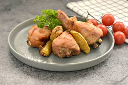 Куриные ножки с яблоками в рукаве