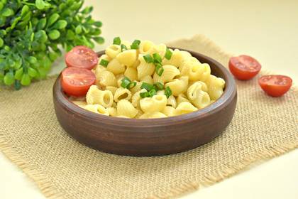 Макароны с сыром и молоком в микроволновке