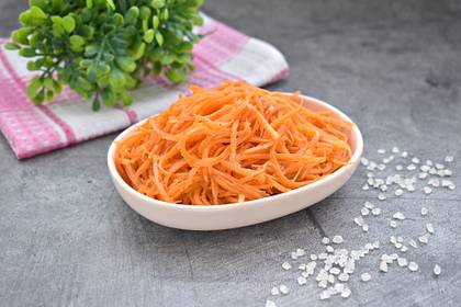 Морковь по-корейски с сухой аджикой