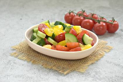 Овощной салат с каперсами